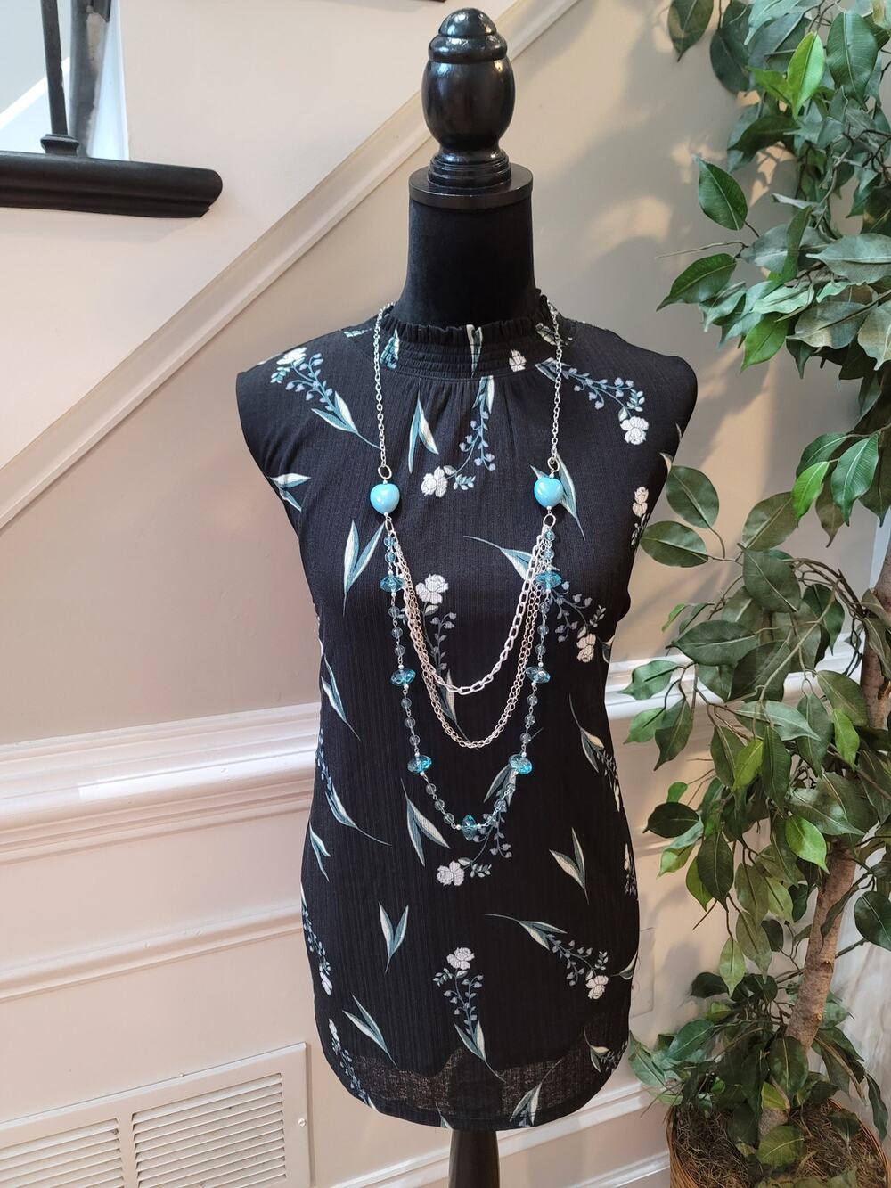 Apt. 9 Blouse Top Women’s Size 1X Black Floral Botanical Sleeveless Mock Neck